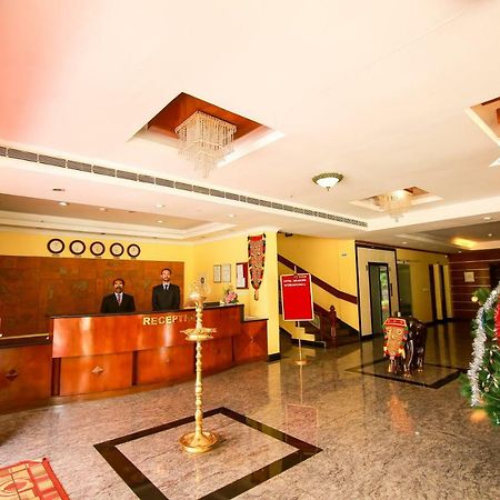 Hotel Meadows International Kizhake Chālakudi Buitenkant foto